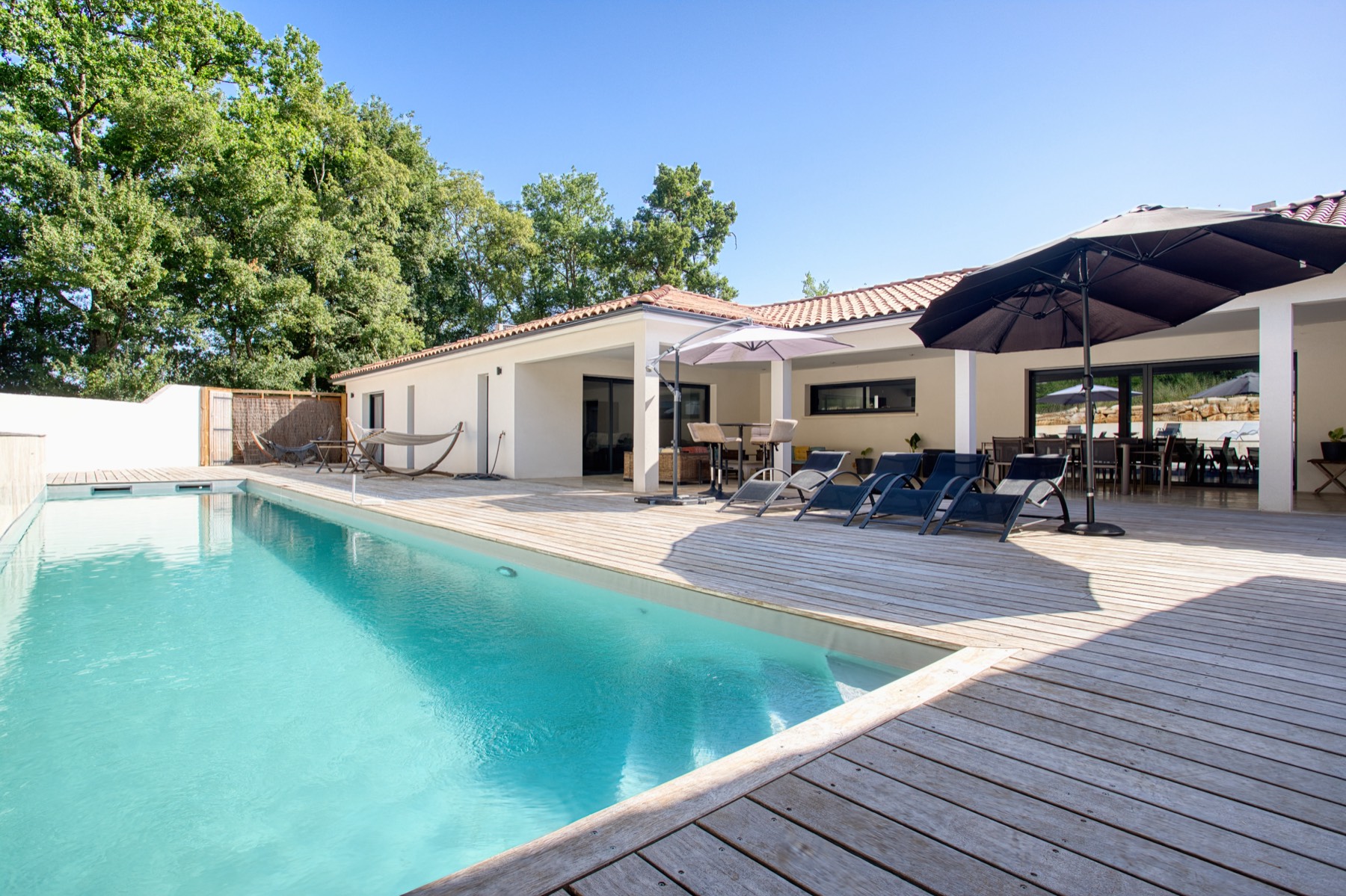 Maison de 250 m² en Dordogne rénovée par Neo Construction 24, finition haut de gamme